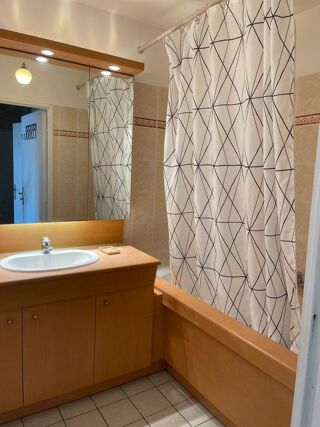  Appartement à louer 3 pièces 65 m²