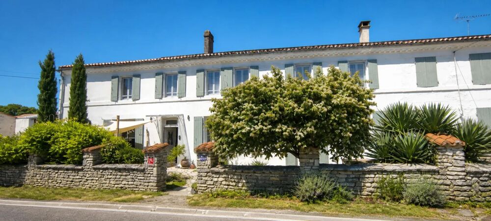 Vente Maison Maison charentaise aux portes de Saint-Jean-d'Angély - 159 m² Saint jean d angely