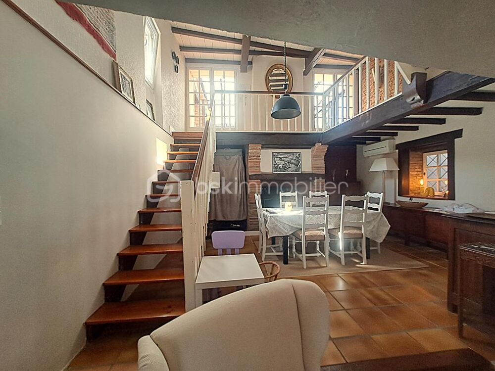 Maison de village avec jardin, piscine et garage attenant