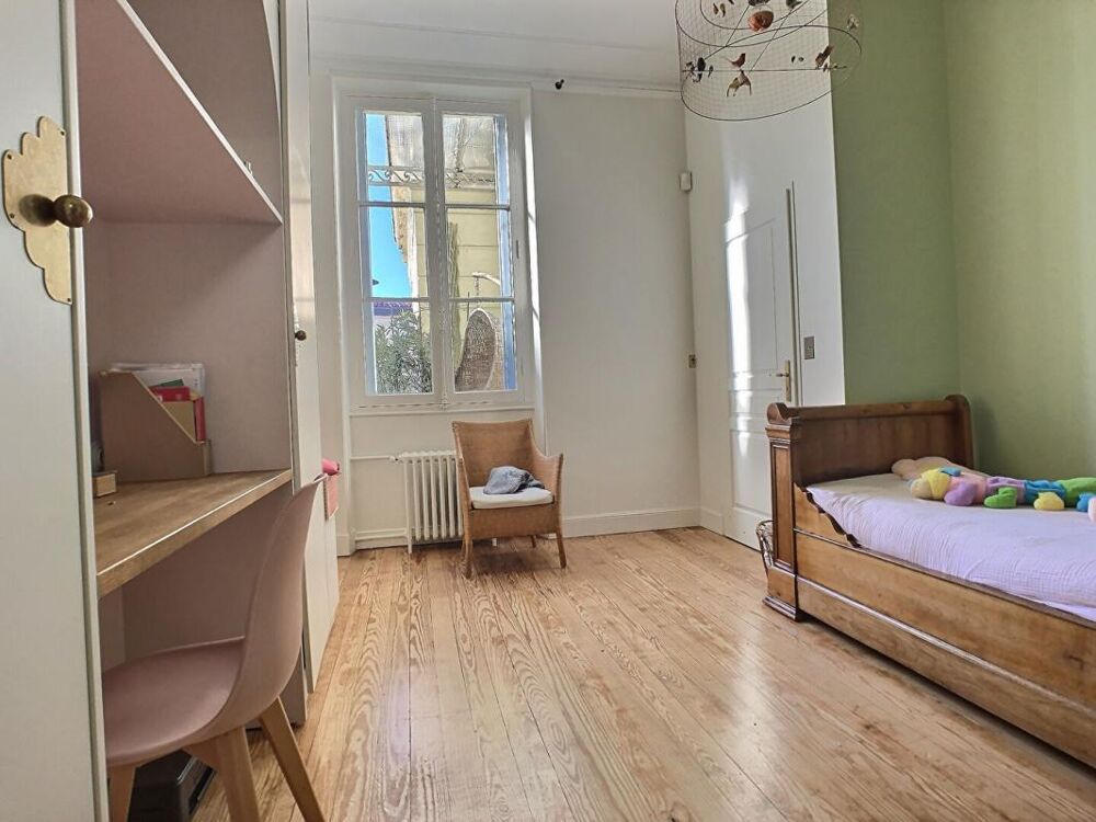 à vendre  Propriété/château Bordeaux (33000)