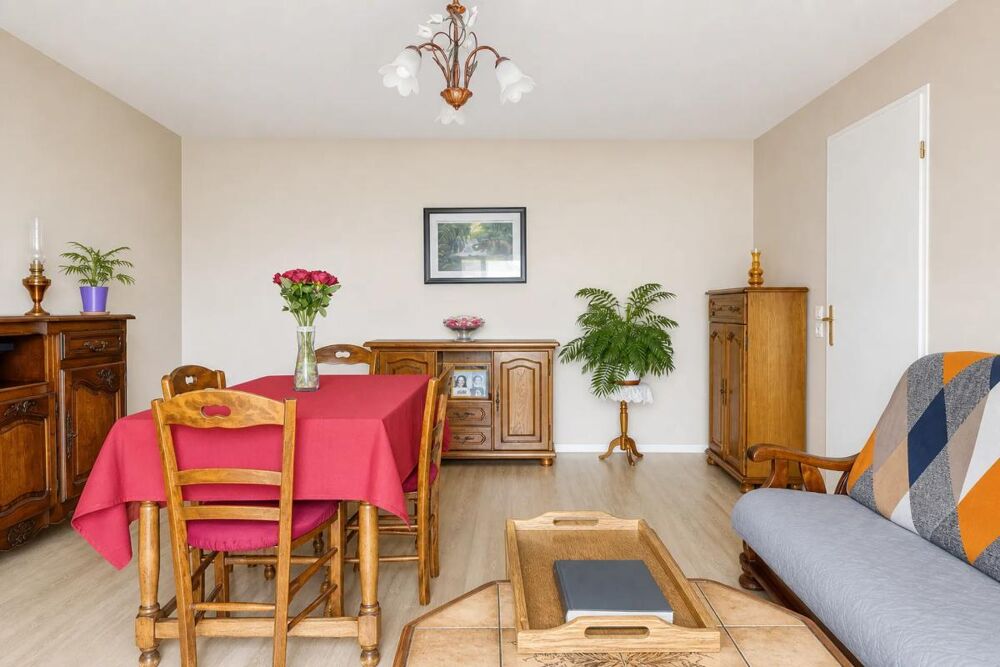Vendu loué Appartement de 3 pièces de 62 m² situé à Val-de-Reuil