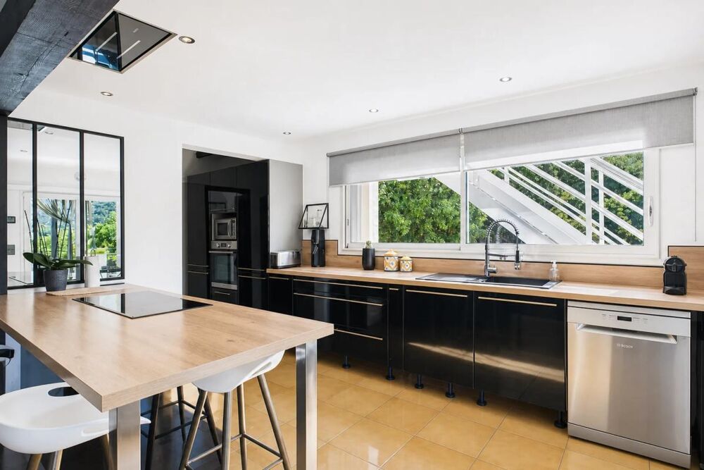 Vente de cette unique propriété de 12 pièces, 288 m², située à Amélie-les-Bains-Palalda