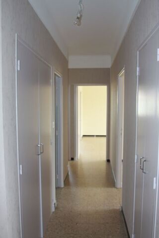  Appartement à louer 3 pièces 86 m²