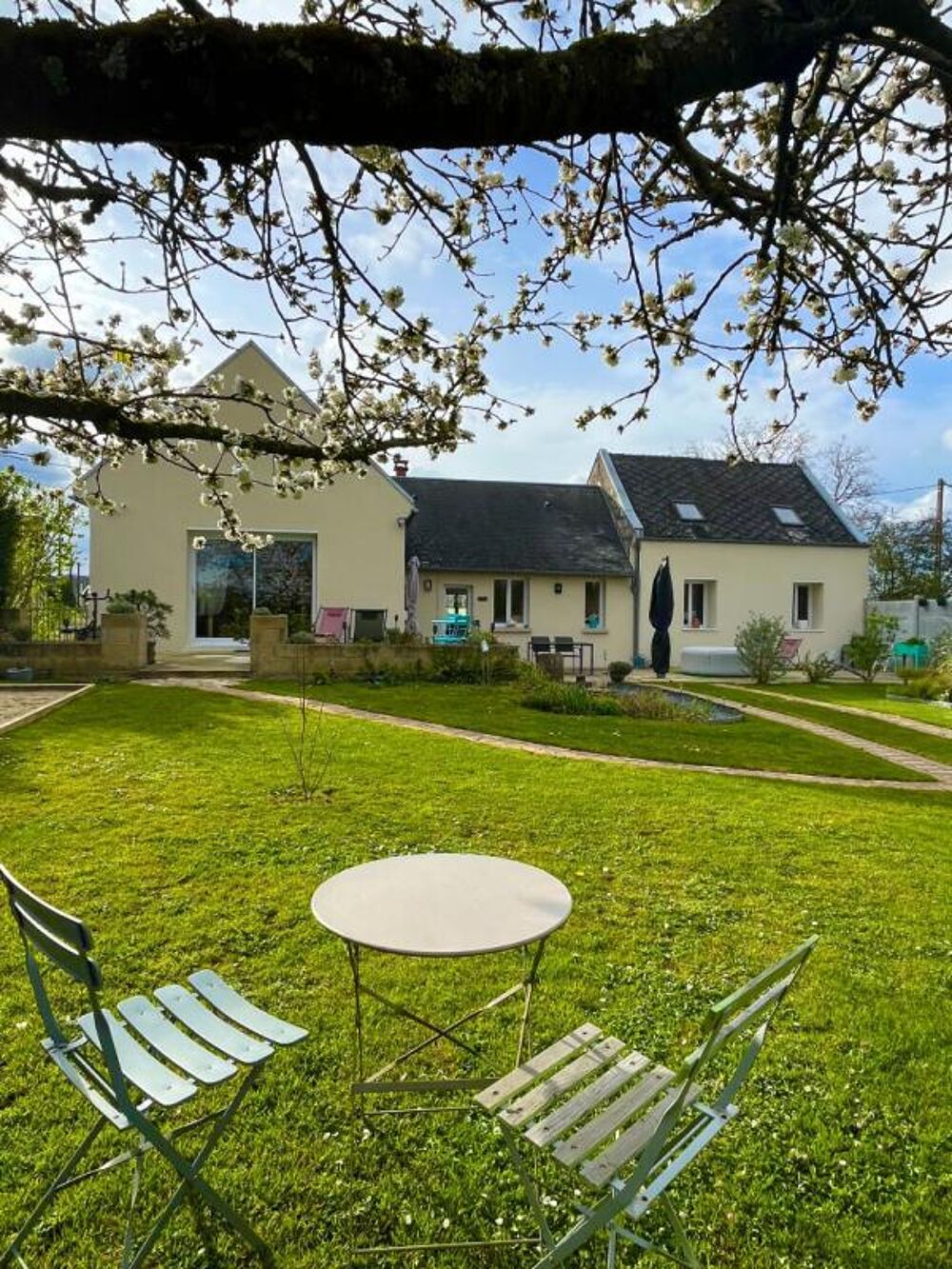 Vente Maison Maison 5 pièce(s) 142 m2 + Jardin Cuts