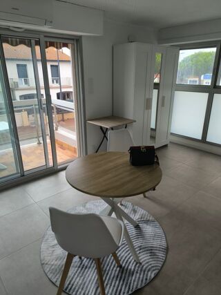  Appartement à louer 1 pièce 27 m²