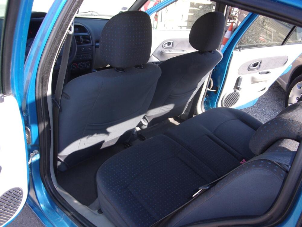 Clio II 1,5 DCI DYNAMIQUE 80CV 2004 occasion 13510 &Eacute;guilles