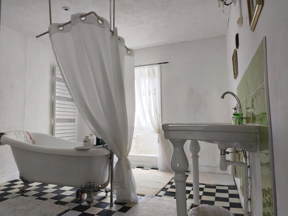 Maison de village de 181 m2 à MARVAL (87) 157000€