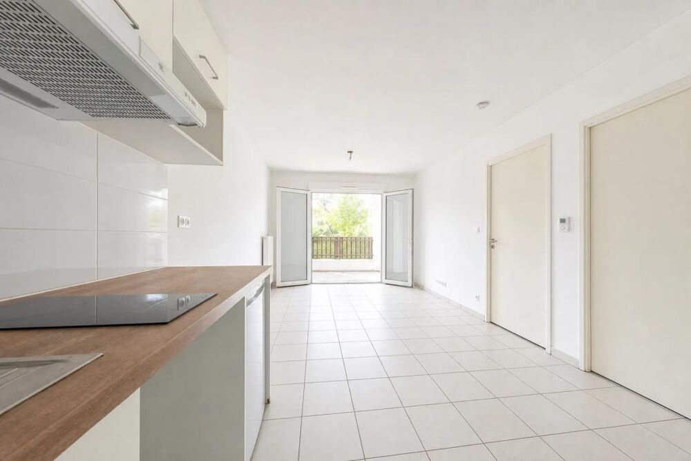 Appartement 2 pièces, copropriété PMR, avec terrasse et parking