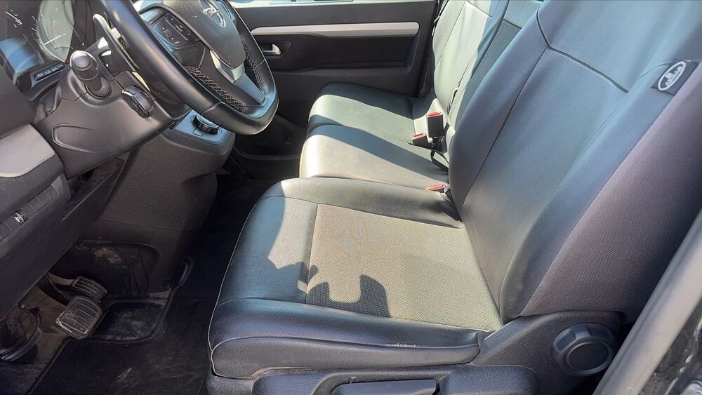 Vivaro VU 2.0 BlueHdi 180 EAT8 Confort - Automatique 2021 occasion 22400 Lamballe Armor