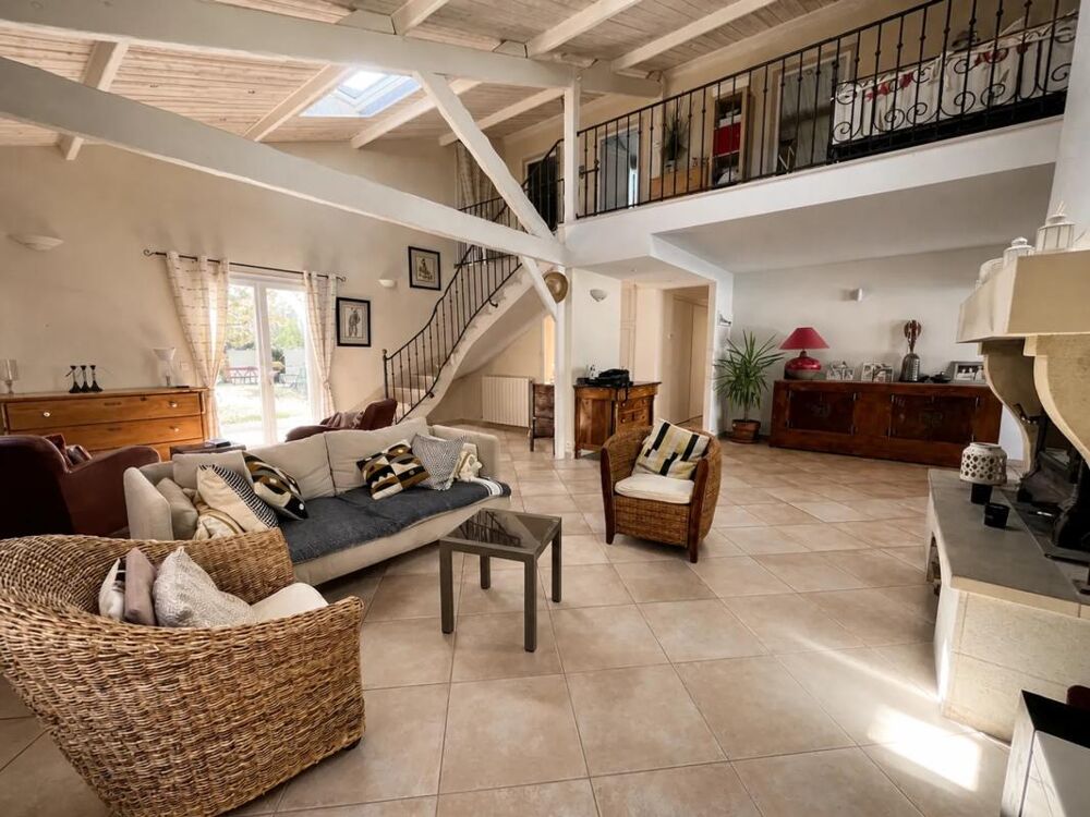 Vente Maison Maison de 7 pièces de 218 m² à Yvrac Yvrac