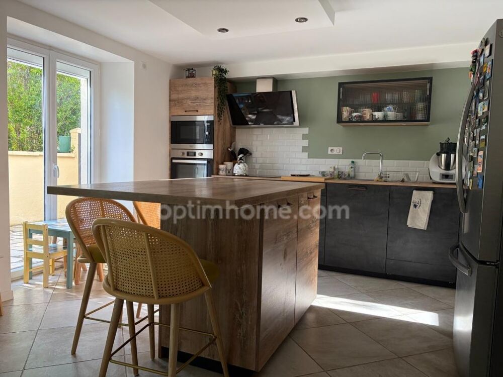 Vente Maison Exclusivité à Jozerand - Élégante maison de village rénovée avec grange de 115 m² et espaces de détente Jozerand