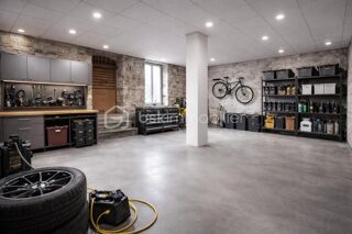  Parking / Garage à vendre 105 m²