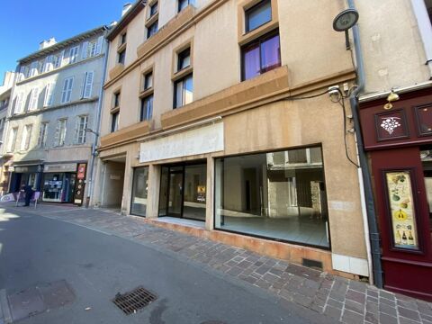 Cente ville Rodez, local commercial d'une superficie de 106 m&sup2; environ avec belle vitrine de 8 m de long 1426 12000 Rodez