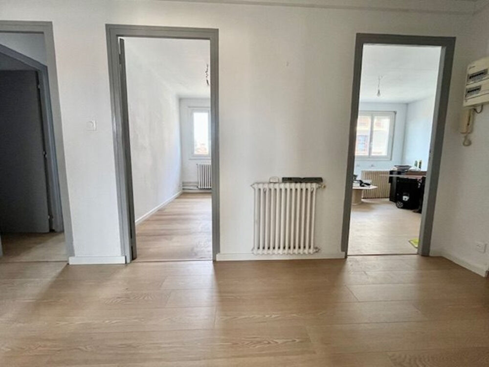 Charmant appartement T3 entièrement rénové de 64 m² au 2 eme étage sans ascenseur d'une petite copropriété