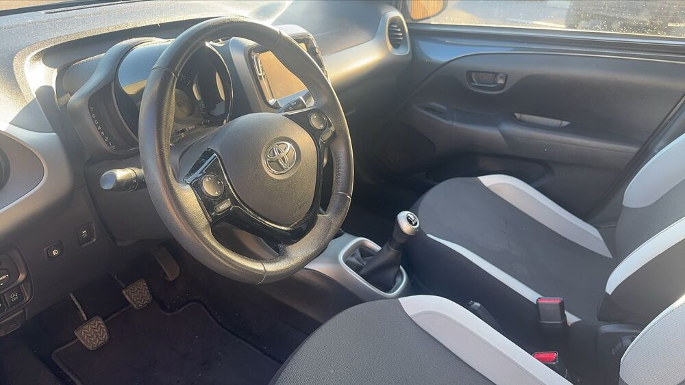 Aygo II 1.0 VVT-i 69 X-Play 2015 occasion 38300 Bourgoin Jallieu