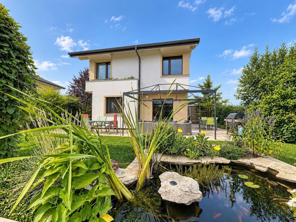 CHENS-SUR-LÉMAN  Maison 140 m² avec jardin arboré, garage et beaux volumes