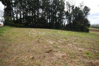  Terrain à vendre 793 m²