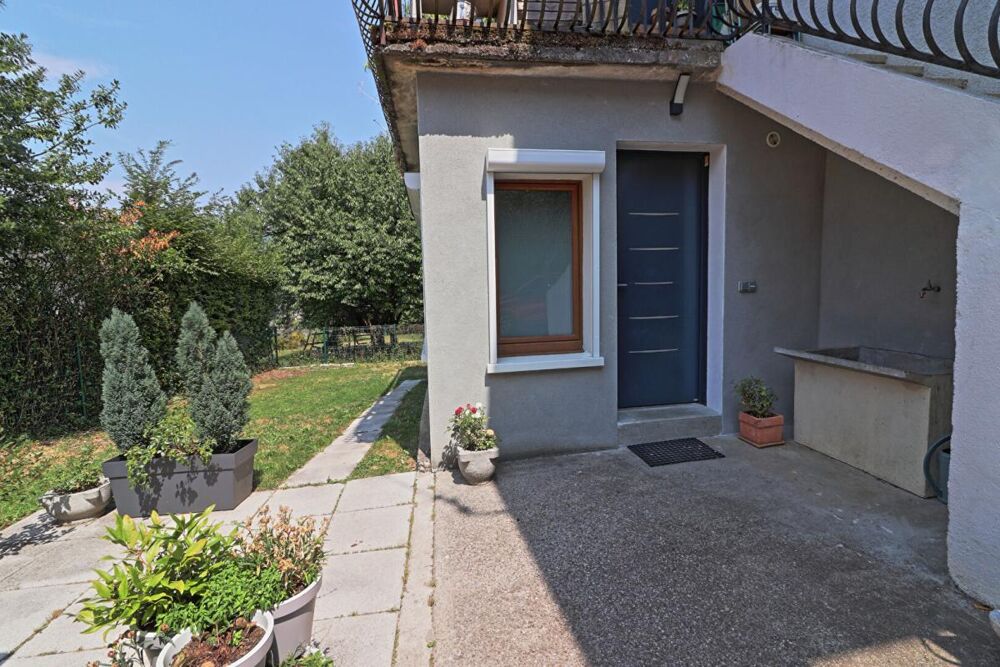 T4 dans maison (3 chambres) entièrement rénové, Doussard, 89 m² avec jardin, garage, cave et parking