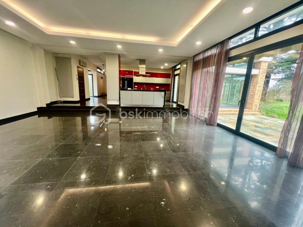 � vendre  Propri�t�/ch�teau La Queue-en-Brie (94510)