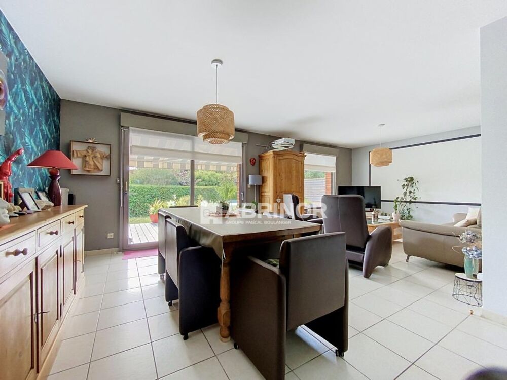 Vente Villa Maison individuelle des années 2000 - 3 chambres - Salle de bains - Garage et parking privatif de 2 voitures Linselles