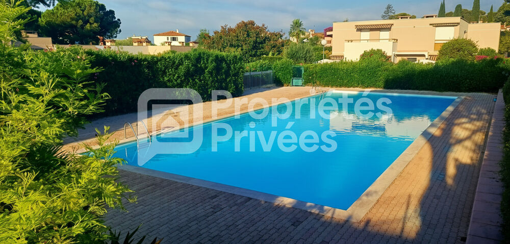 Studio de 33 m² à Cagnes-sur-Mer Terrasse, piscine, vue mer et garage