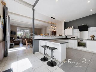  Propriété/château à vendre 9 pièces 261 m²