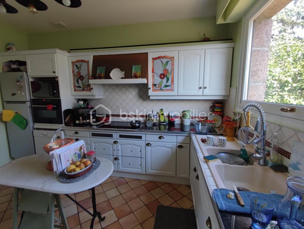 Vente Maison Pavillon sur sous-sol total de 234 m² sur 880 m² de jardin Saint julien du sault