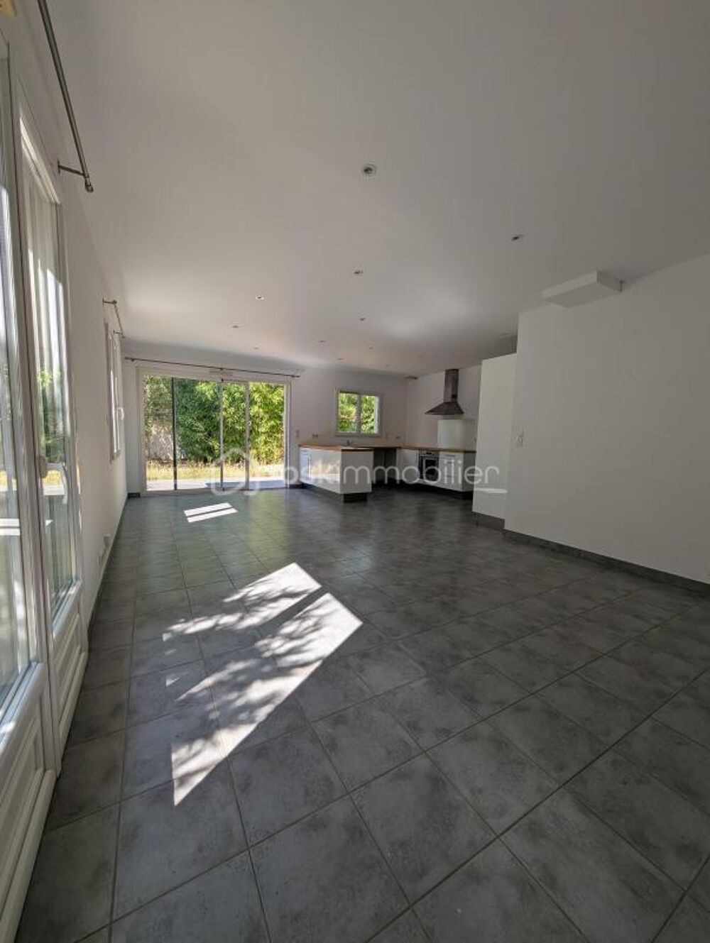 Maison contemporaine de 115 m²  4 ch dont une suite parentale  Terrain 546 m² au calme