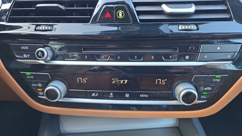 S&eacute;rie 5 Touring (G31) 518d 150 BVA8 Business Design 2019 occasion 91800 Brunoy