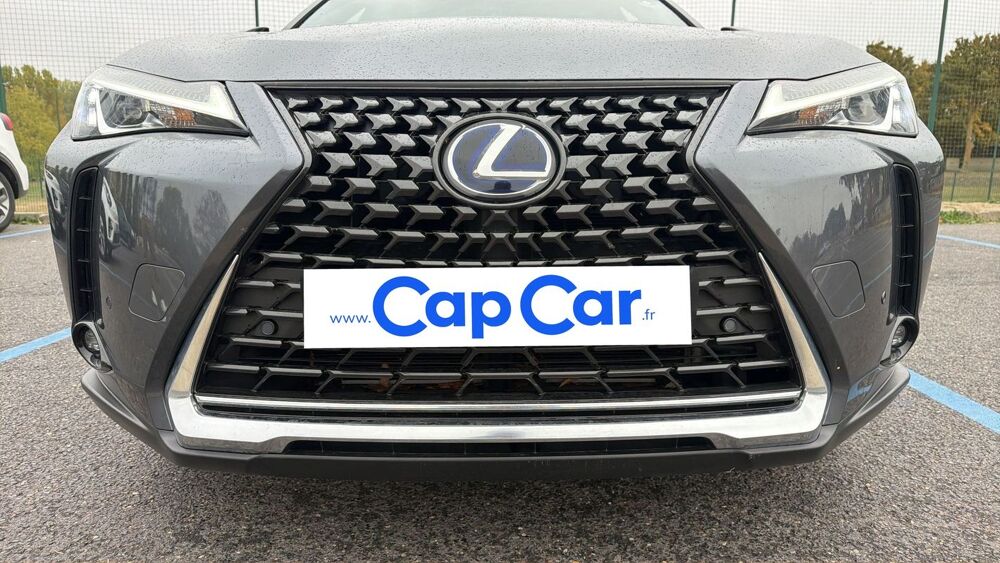 UX 2.0 VVT-i 184 Hybrid 4WD e-CVT Pack Confort Business 2022 occasion 95260 Beaumont Sur Oise