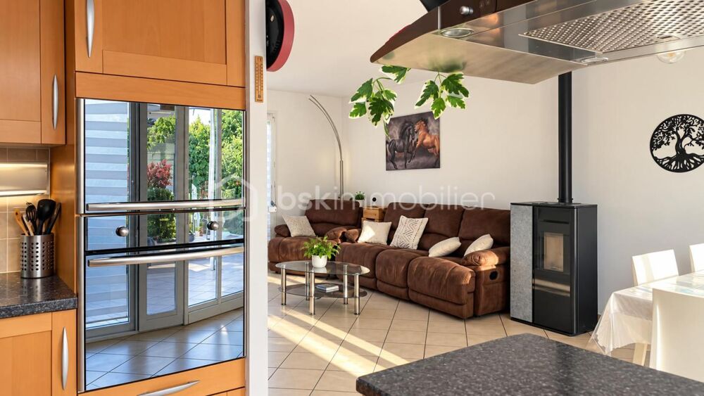MAISON FAMILIALE 112,09 M2 4 CHAMBRES, VÉRANDA CHAUFFÉE 20 M2, JARDIN ET GARAGE  PROCHE GENÈVE