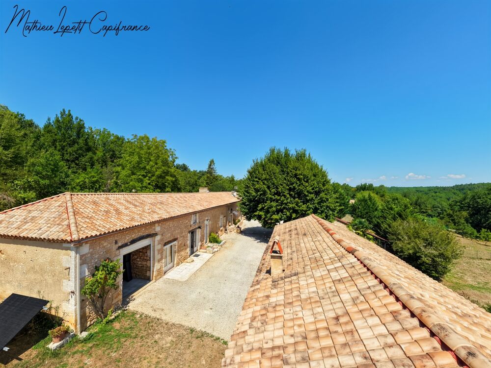 Aux portes de Périgueux  Authentique longère en pierre du XIX? siècle 210 M²- T7  DPE B  Terrain clos de 1,14 hectare-dépenda