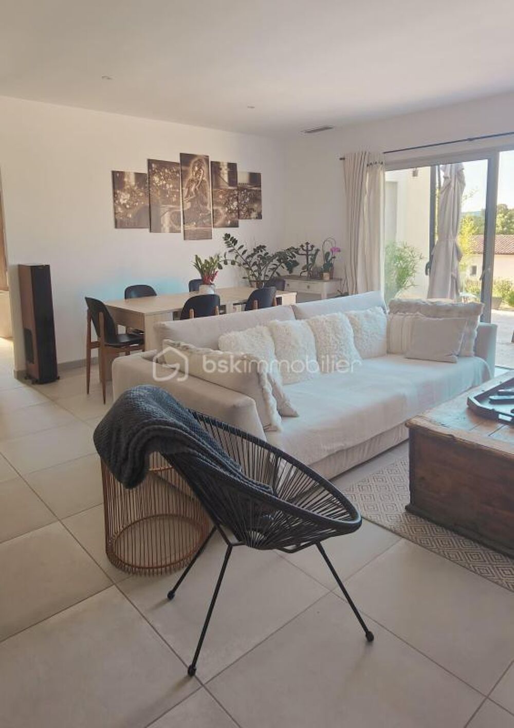 VISAN  Maison contemporaine de plain-pied avec piscine, prestations haut de gamme et environnement privilégié