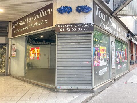 A vendre boutique sur rue, &agrave; l'entr&eacute;e d'un centre commercial 350000 75018 Paris