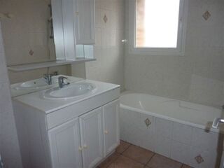  Appartement à louer 3 pièces 56 m² Alenya