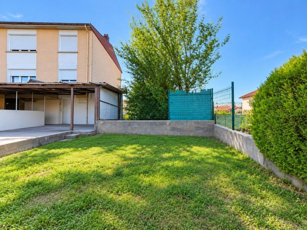 Maison jumelée F5 avec grand terrain  Au calme dans une impasse
