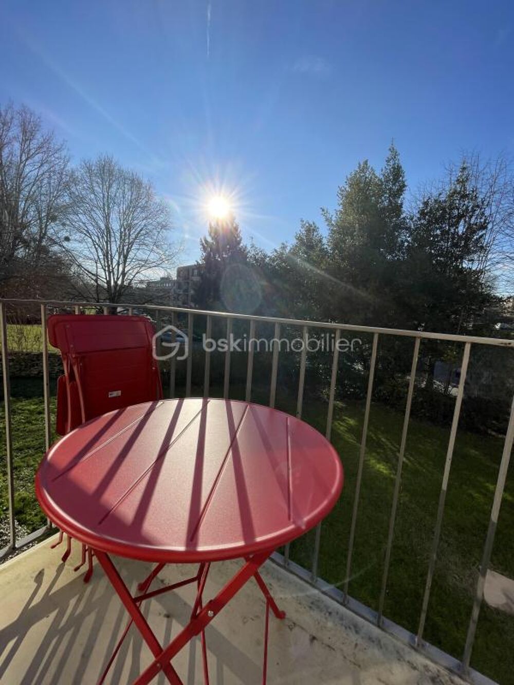 SPÉCIAL INVESTISSEURS  Studette meublée avec balcon à Bailly (78)