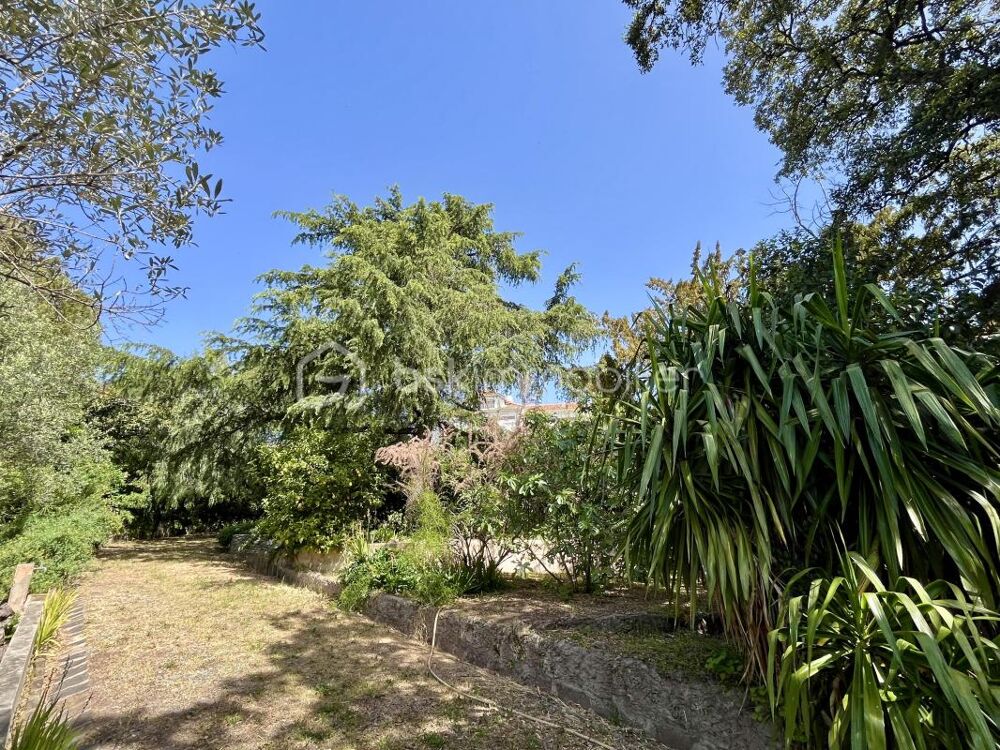Vente Propriété/Château Centre de Saint-Raphaël – Élégante propriété de caractère des années 1930, vue mer sur un emplacement d'exception Saint raphael