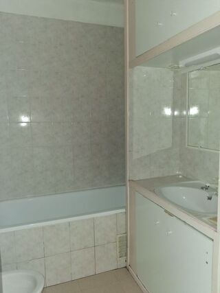 Appartement à louer 3 pièces 60 m² Le pradet