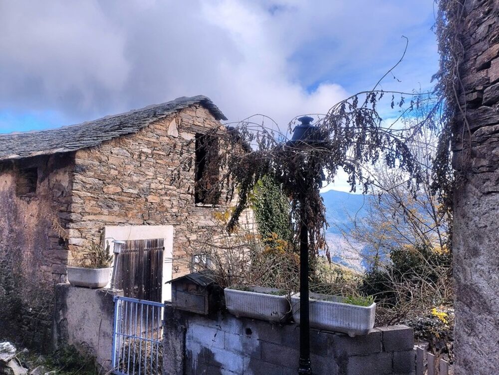 Vente Maison Maison en pierre 7 pièces, 120 m2 + caves, à rénover entièrement à PIE D'OREZZA, Campodonico (HAUTE CORSE) Pie d orezza