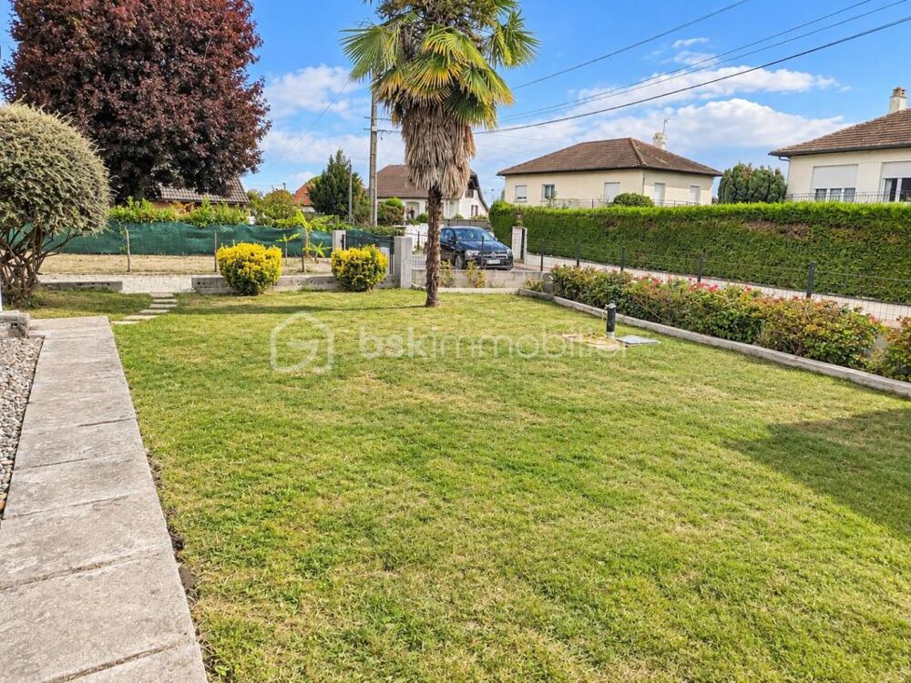 Vente Maison Maison de plain-pied – 4 chambres – Double garage – Piscine Hors sol – Aux portes de Morlaàs Morlaas