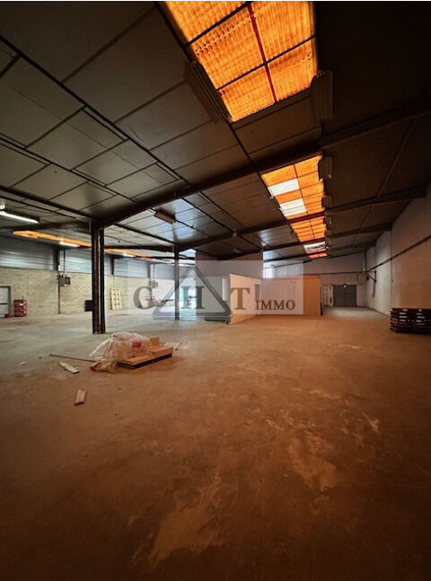   ENTREPOT 800 M²  A LOUER BRIE COMTE ROBERT 