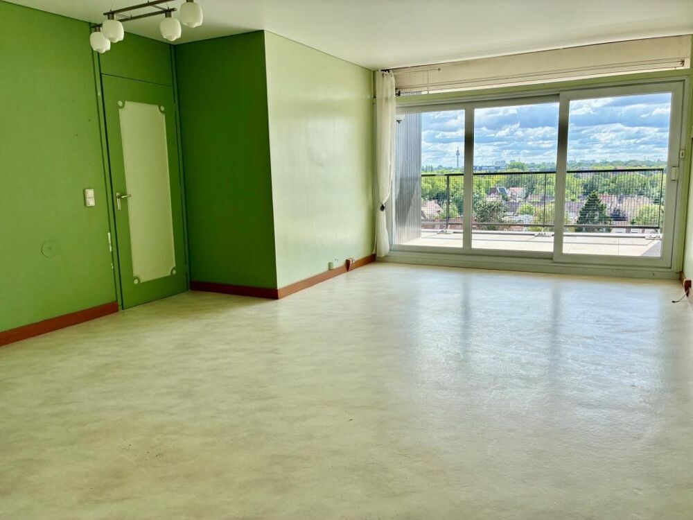 DERNIER ETAGE T4 99M² AVEC TERRASSE , PARKING CLOS , POSSIBILITE GARAGE ,CAVE