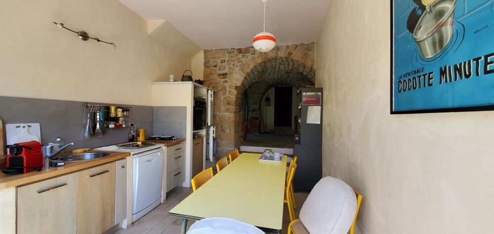 Vente Propriété/Château MAS PROVENÇAL DU XVIIIe, VUE ALPES ET MONT VENTOUX. CINQ CHAMBRES, IMMENSE SALON, GRANDE PISCINE, SIX TERRASSES. OPPORTUNITÉ UNI Payzac