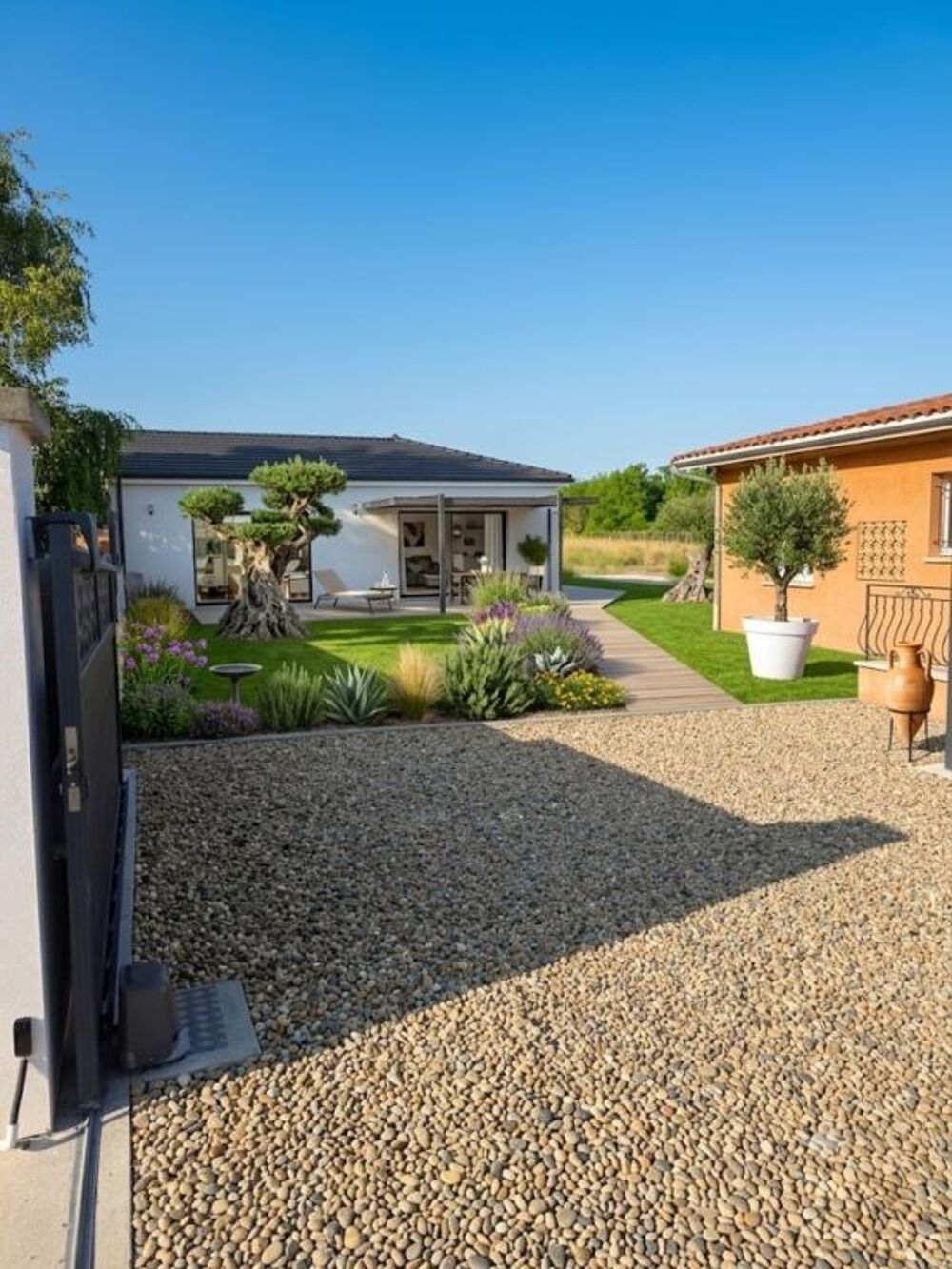 Coup de coeur ! Magnifique villa contemporaine de 136 m² et garage/dépendance de 125 m²  Chambaron-sur-Morge (Pontmort)
