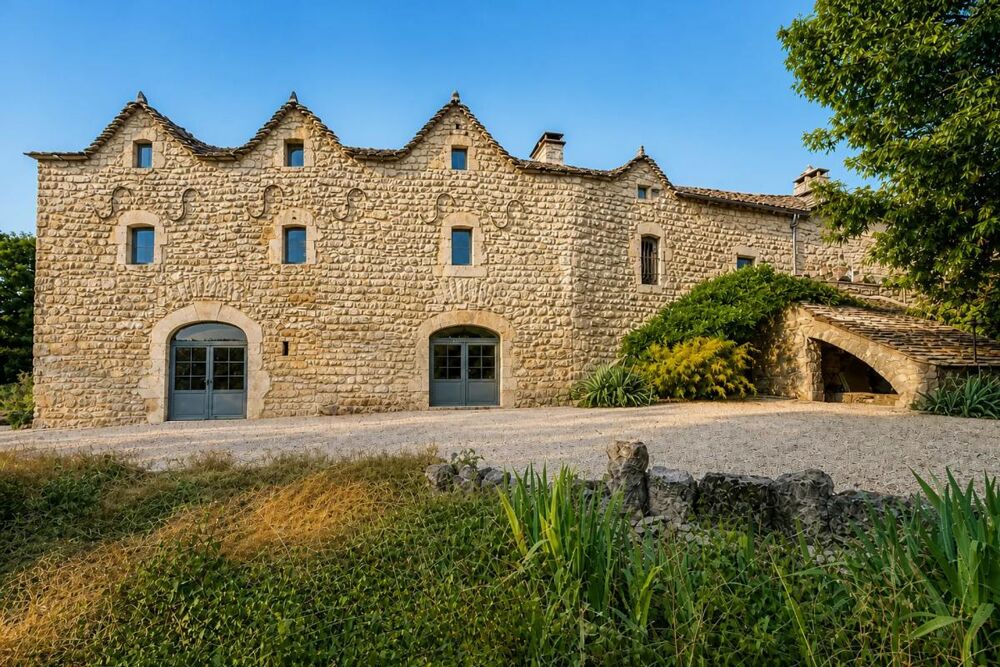 Vente Maison Maison de 11 pièces de 185 m² + 335 m2 de dépendance à La Tieule La tieule