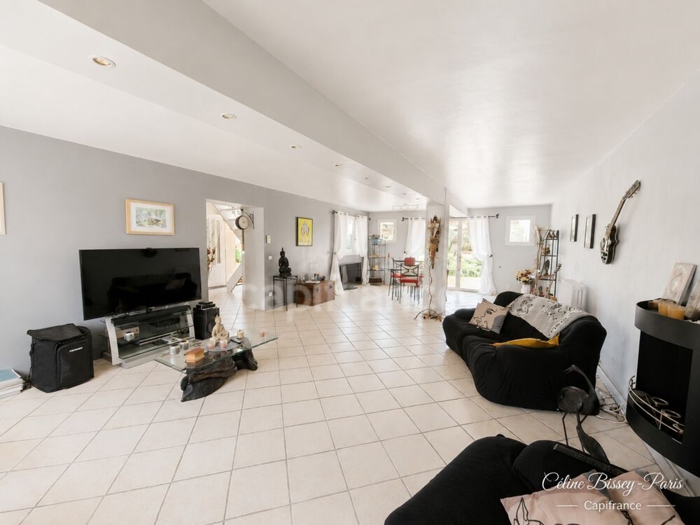 Vente Maison Maison à vendre 6 pièces 140 M2 VILLENEUVE LA GUYARD (89), BEAU VOLUME, cour et jardin 1200M2 Villeneuve la guyard