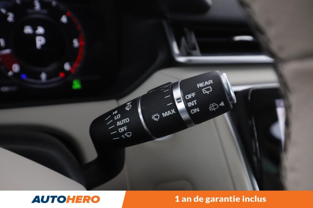 Range rover velar 3.0 D300 4WD R-Dynamic HSE Auto 300 ch 2018 occasion 92130 Issy-les-Moulineaux