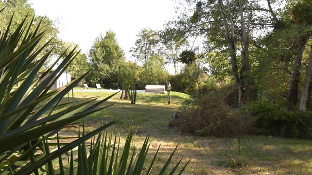 TRÈS BELLE MAISON PLAIN PIED RÉNOVÉE SUR TERRAIN 3400M² EN BORDURE DE GOLF