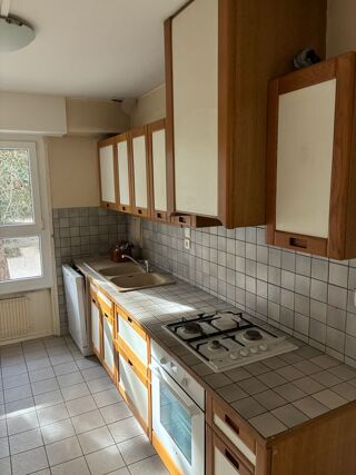  Appartement à louer 3 pièces 77 m²